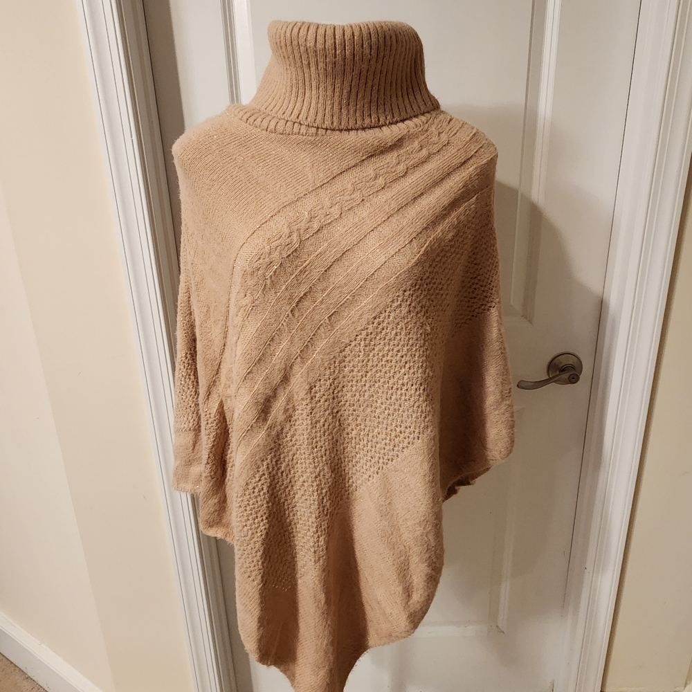 Do Everything in Love Anthropologie new poncho wrap